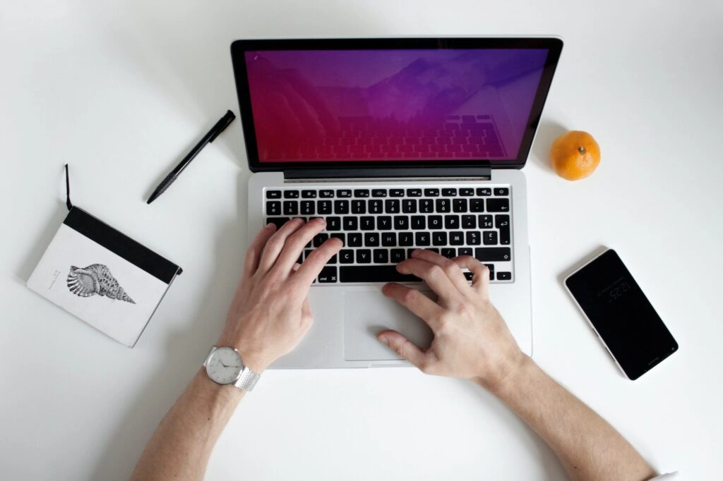 How Local SEO Helps Small E-Commerce Brands Compete with Big Retailers
